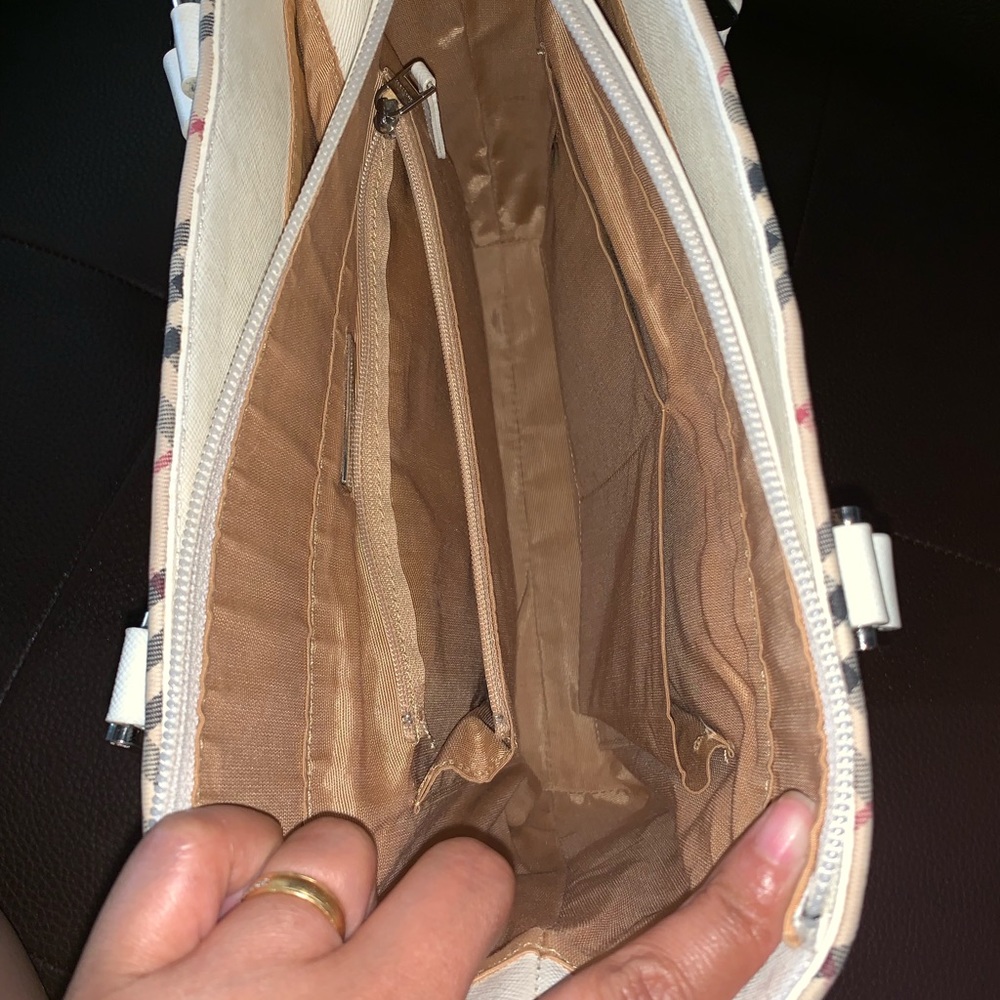 Burberry two side pocket shoulder bag - Picture 7 of 8